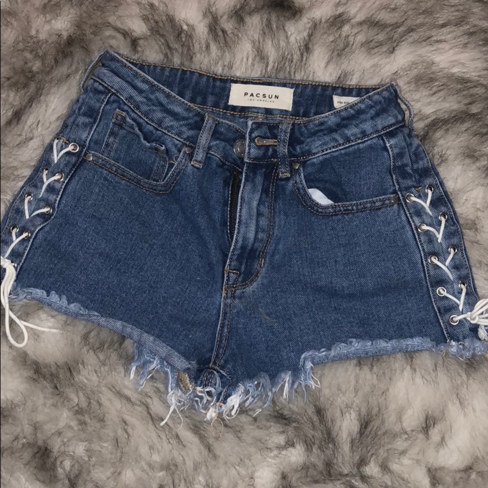 SUPER CUTE  pacsun denim shorts